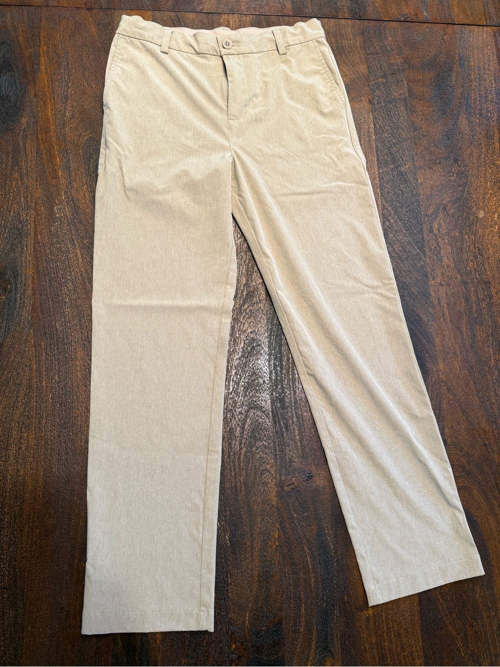 Vineyard Vines Boys Light Kakhi Pant in performance fabric size 18
